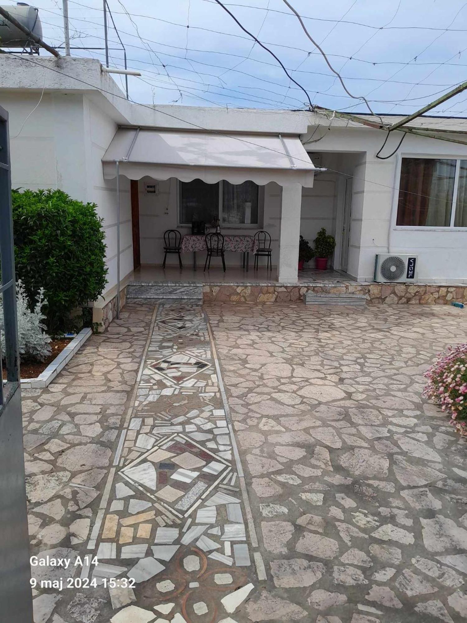 Flora'S Place Sarandë Eksteriør billede
